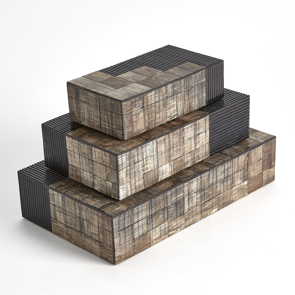 Gilley Ribbed Horn Box